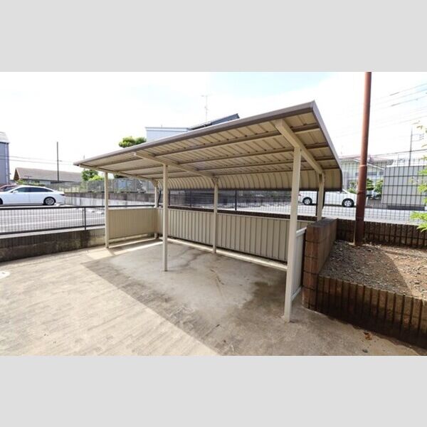 現地周辺 (駐輪場)