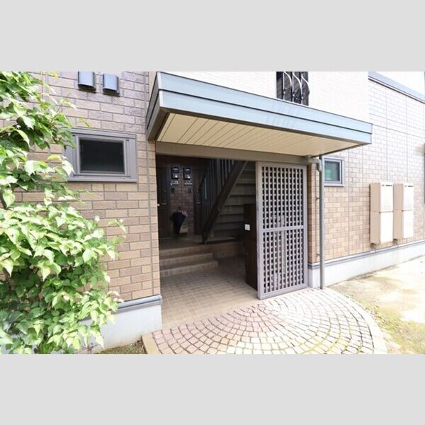 エントランス (エントランス)