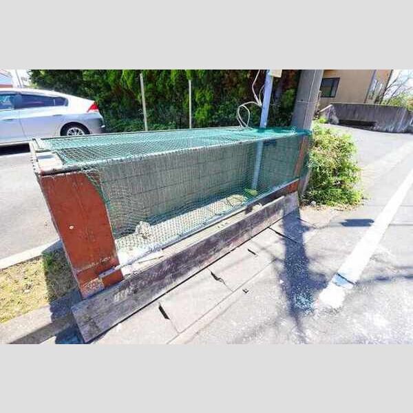 現地周辺 (ゴミ集積所)