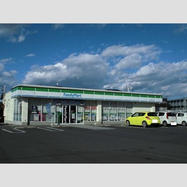 現地周辺 (ファミリーマート水戸見和三丁目店 348m)