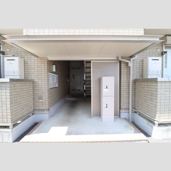 エントランス (エントランス)