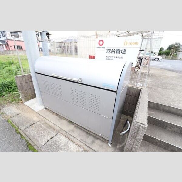 現地周辺 (ゴミストッカー)