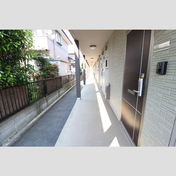 エントランス (エントランス)