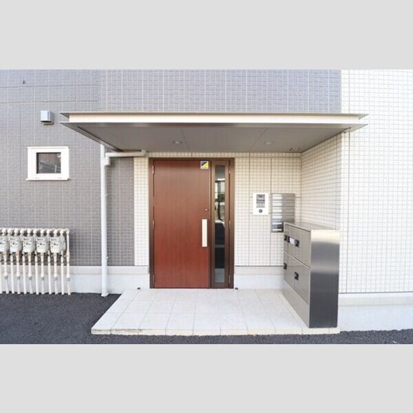 エントランス (エントランス)