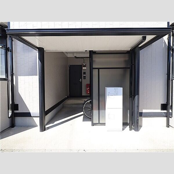 エントランス (エントランス)