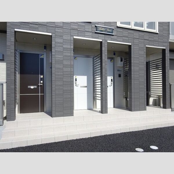 エントランス (エントランス)