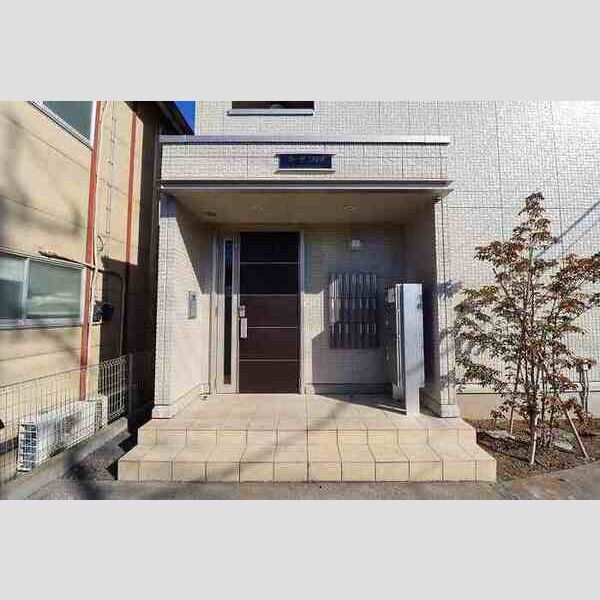 エントランス (エントランス)