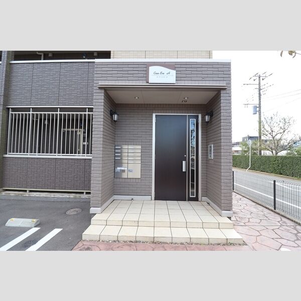 エントランス (エントランス)