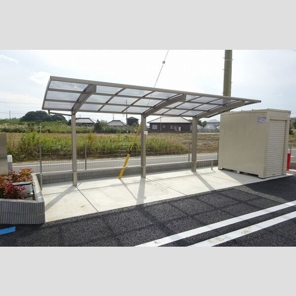 現地周辺 (駐輪場)