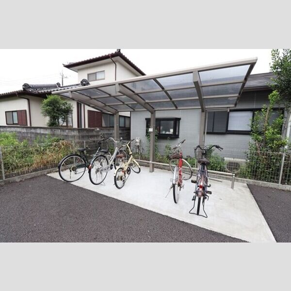 現地周辺 (駐輪場)