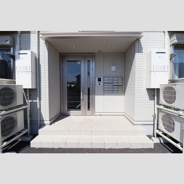 エントランス (エントランス)