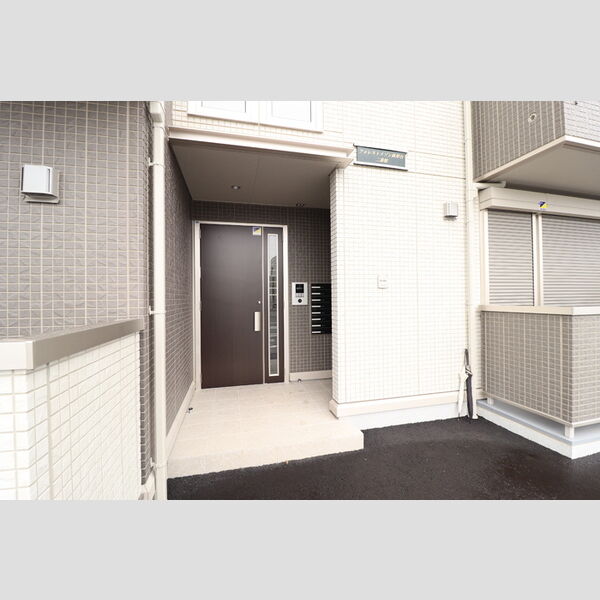 エントランス (エントランス)