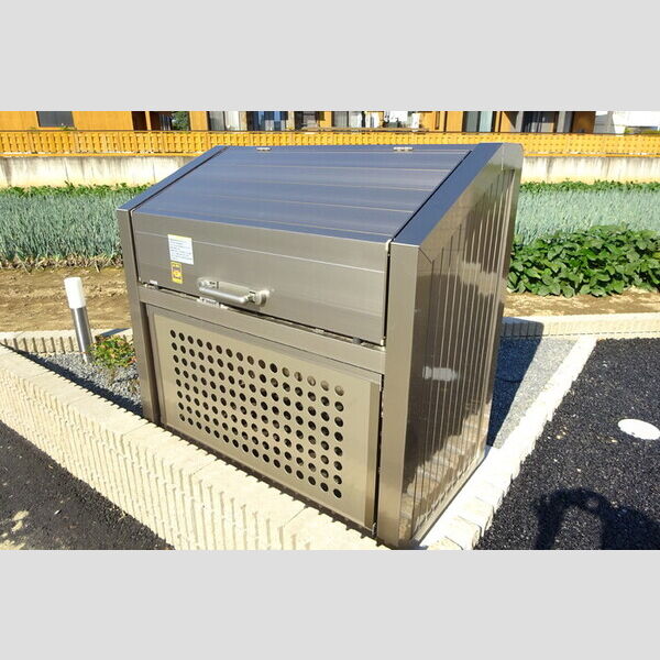 現地周辺 (ゴミストッカー)