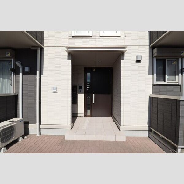 エントランス (エントランス)