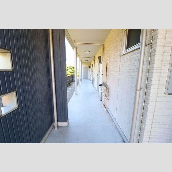 エントランス (エントランス)