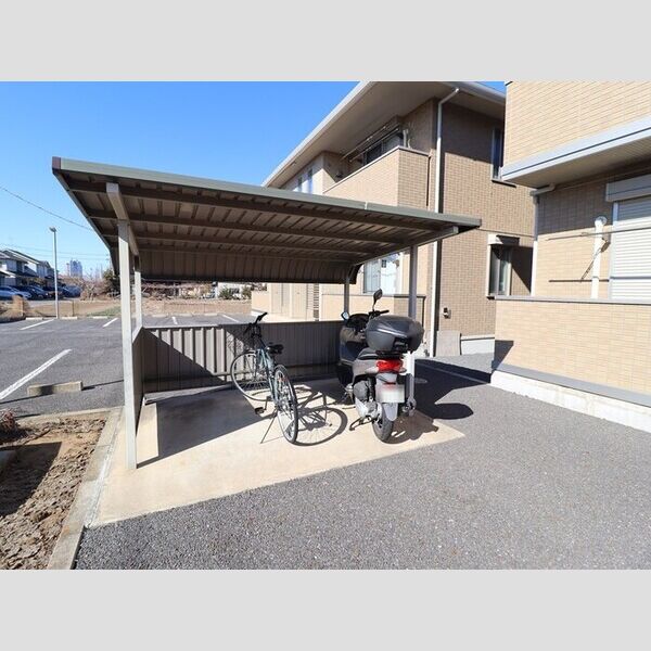 現地周辺 (駐輪場)