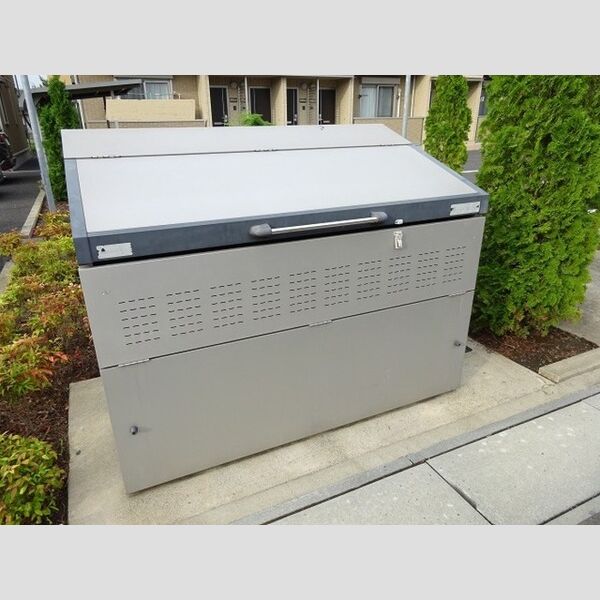 現地周辺 (ゴミストッカー)