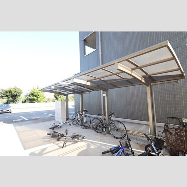 現地周辺 (駐輪場)