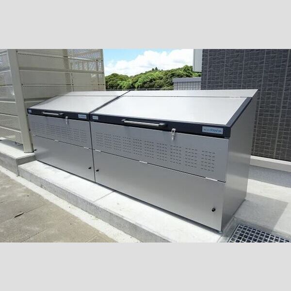 現地周辺 (ゴミストッカー)