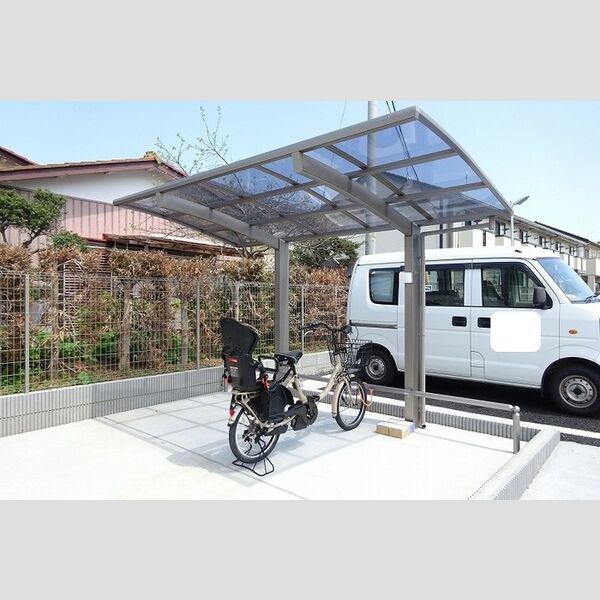 現地周辺 (駐輪場)