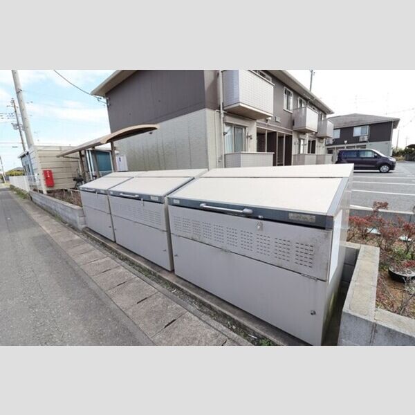 現地周辺 (ゴミストッカー)