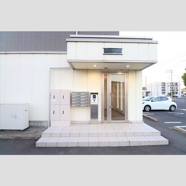 エントランス (エントランスはオートロック付です)