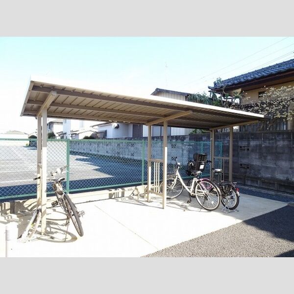 現地周辺 (駐輪場)