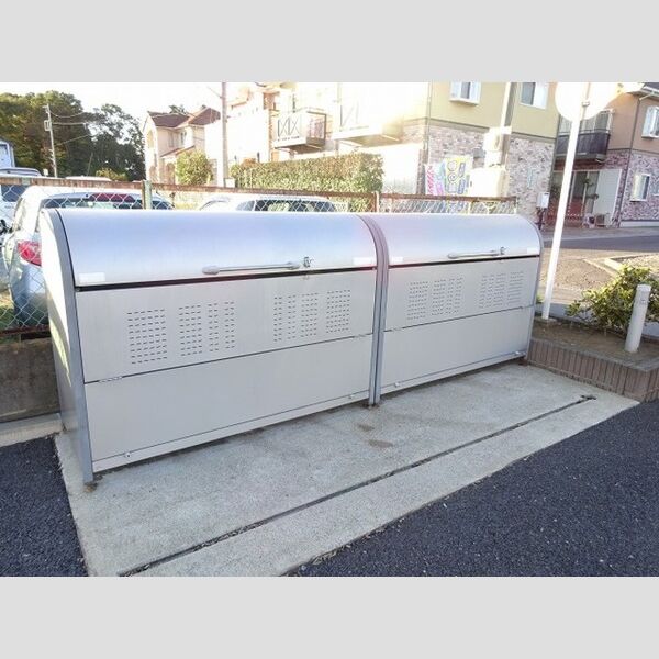 現地周辺 (ゴミストッカー)