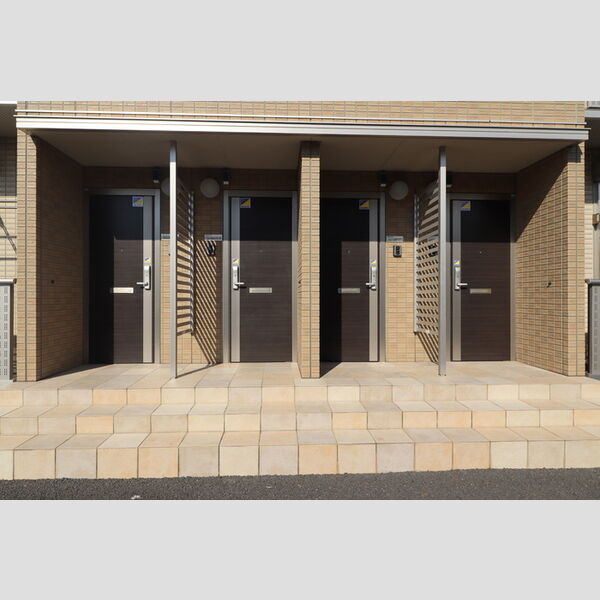 エントランス (エントランス)