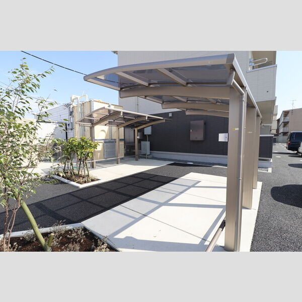 現地周辺 (駐輪場)