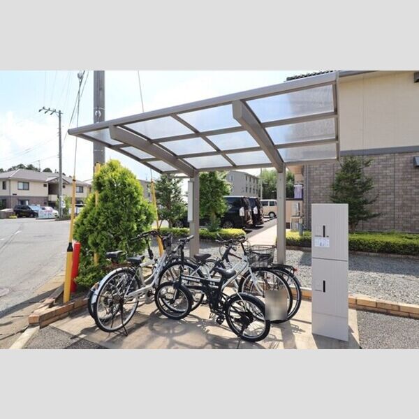 現地周辺 (駐輪場)