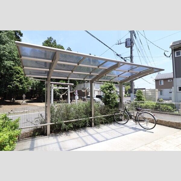 現地周辺 (駐輪場)