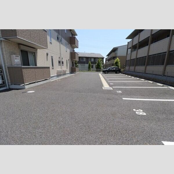 駐車場 (駐車場)