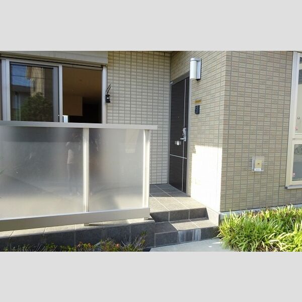 エントランス (エントランス)