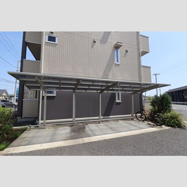 現地周辺 (駐輪場)