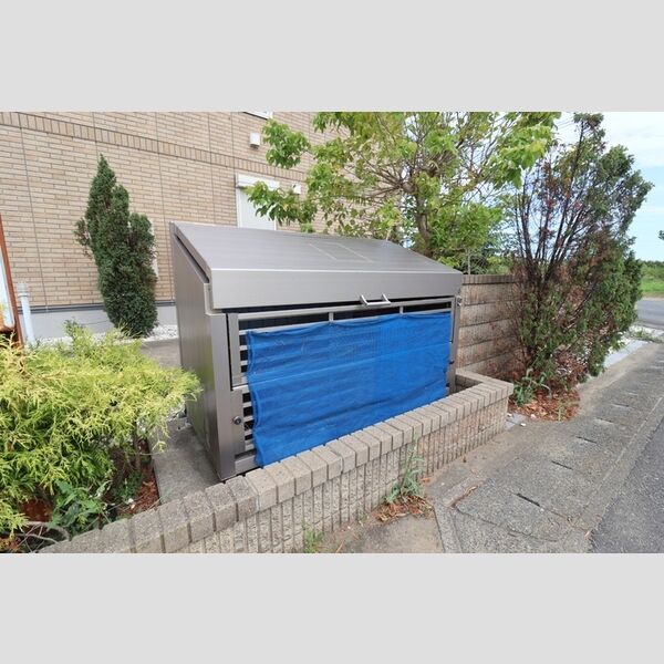 現地周辺 (ゴミストッカー)