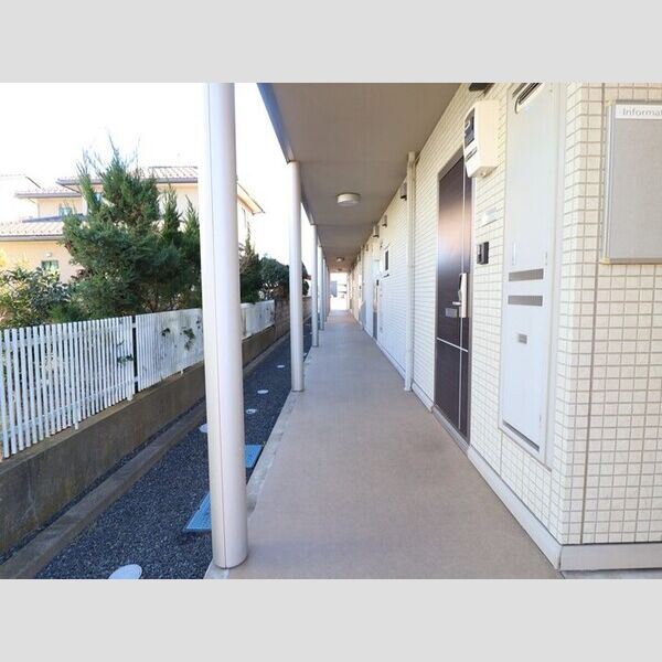 エントランス (エントランス)