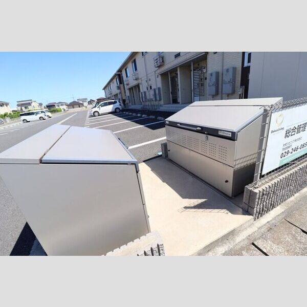 現地周辺 (ゴミストッカー)