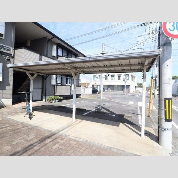 現地周辺 (駐輪場)