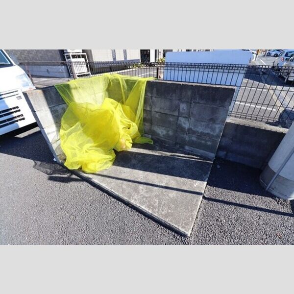 現地周辺 (ゴミ集積所)