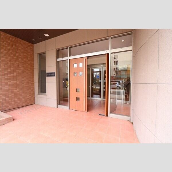 エントランス (エントランス)