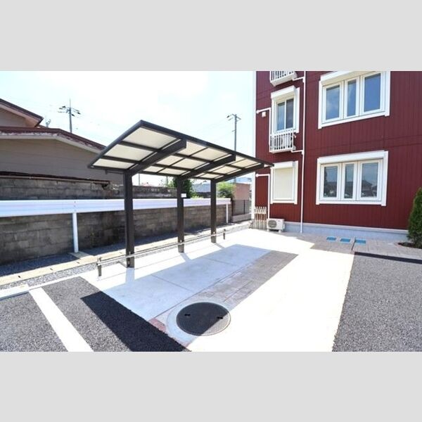 現地周辺 (駐輪場)