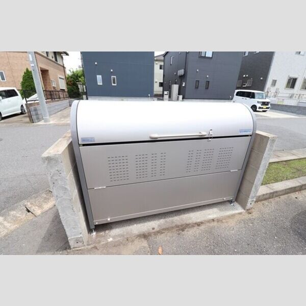 現地周辺 (ゴミストッカー)