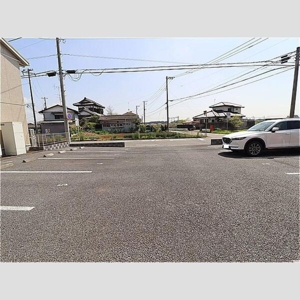 現地周辺 (駐車場)