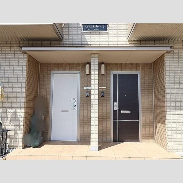 エントランス (エントランス)