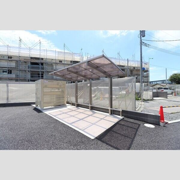 現地周辺 (駐輪場)