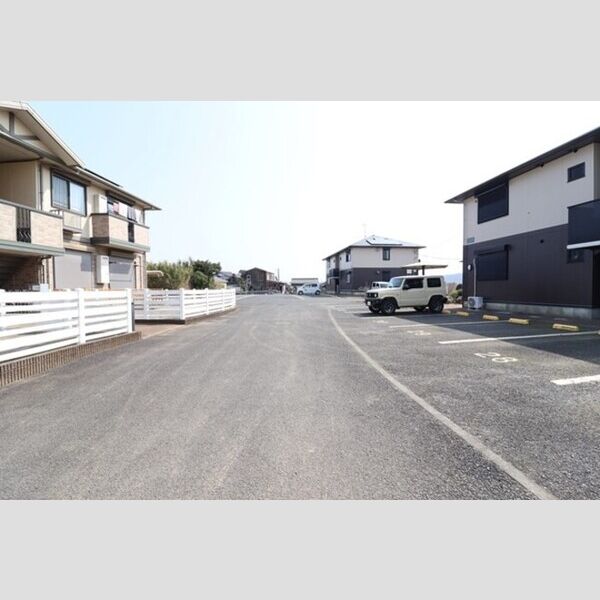 駐車場 (駐車場)