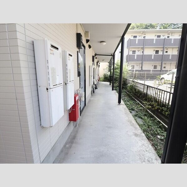 エントランス (エントランス)