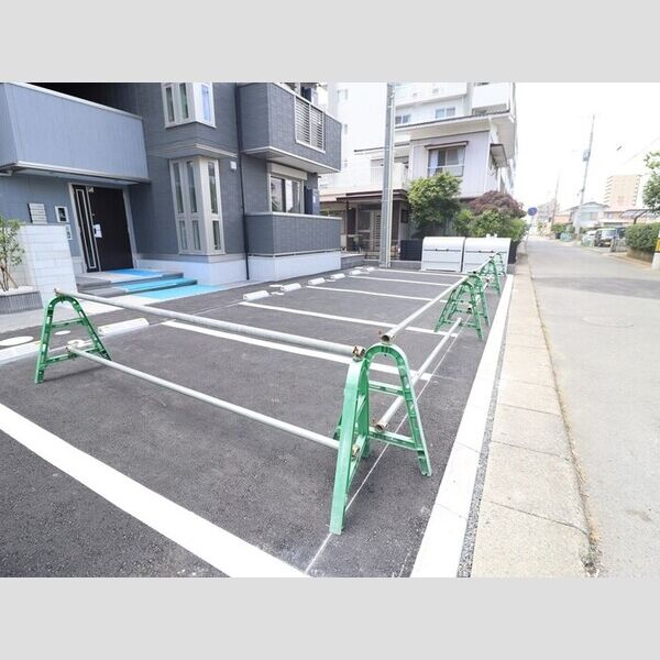 駐車場 (駐車場)