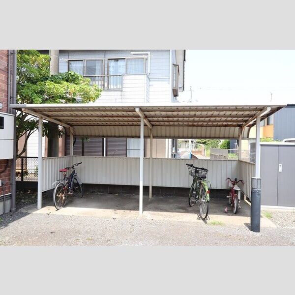現地周辺 (駐輪場)